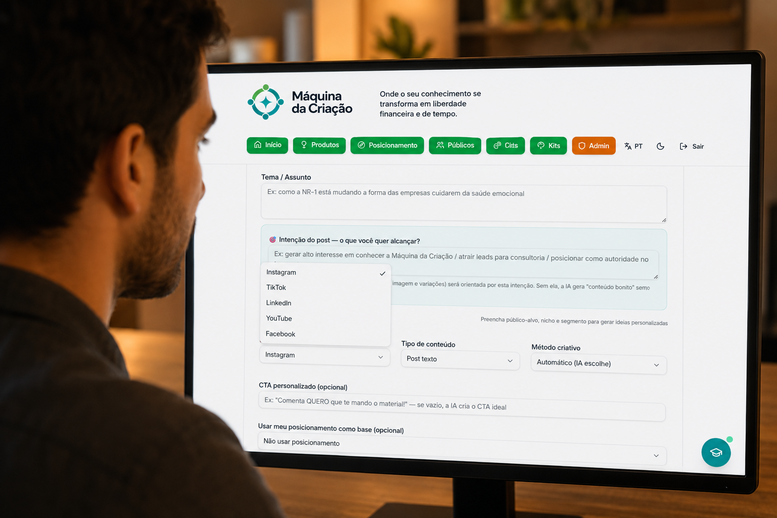 Criador de Conteúdos — briefing com tema, intenção e rede social